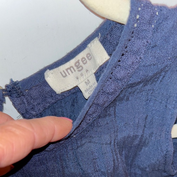 Umgee Boho Sz.Medium Dark Blue Floral Embroidered Blouse w/Cold Shoulder🌸 - Picture 4 of 10